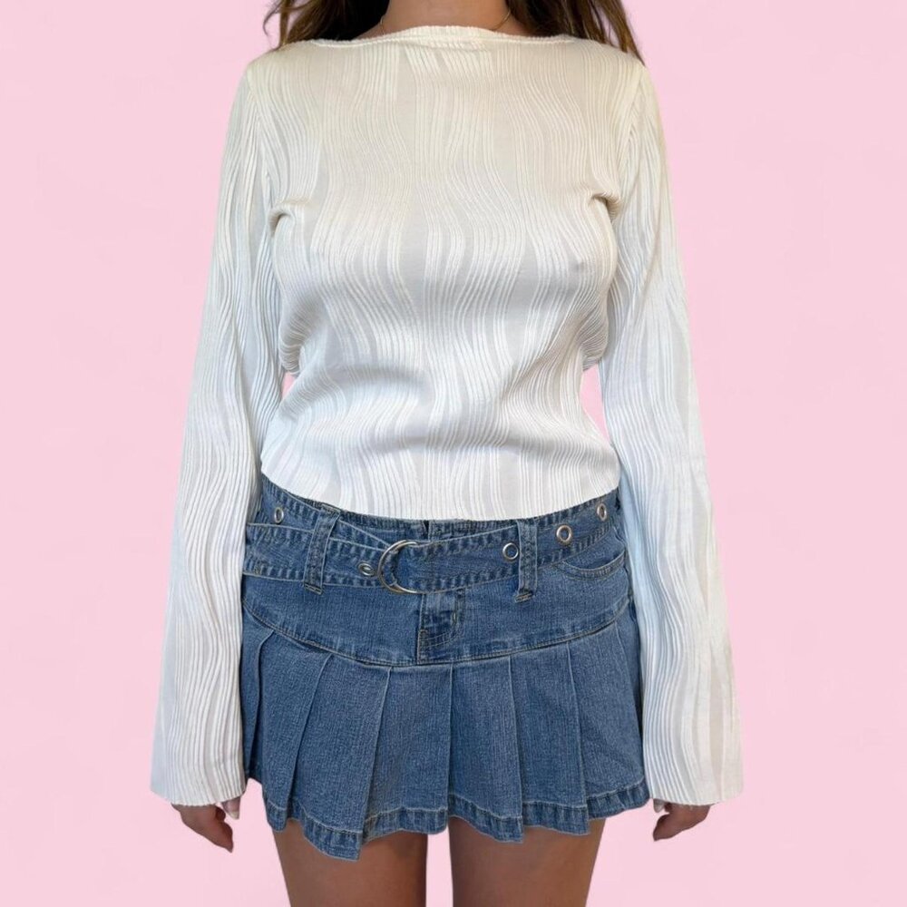 white textured long sleeve blouse
